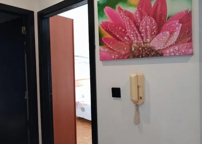 Διαμέρισμα Metro Station