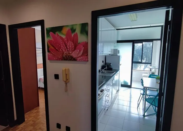 아파트 Metro Station *